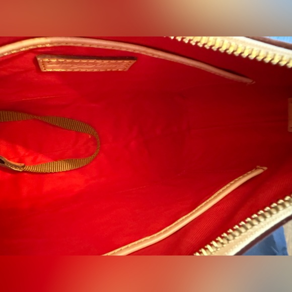 Dooney & Bourke Patent Leather Baguette White Shoulder Bag. NWOT - Picture 6 of 8